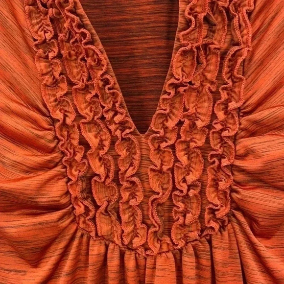 Heart Soul Short Sleeve Top Small Rust w/Black Ruffled V-neck - Picture 3 of 10